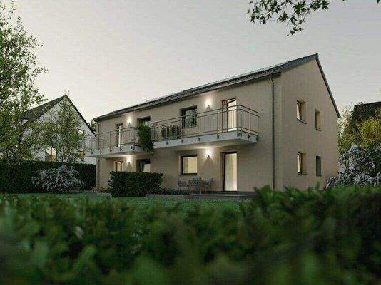 4-Familienhaus Garten abends.jpg