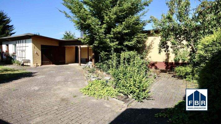 vorderer Grundstücksbereich