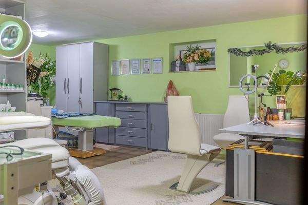 Großzügiges Wohnhaus mit Garten, Wintergarten & PV – ruhig gelegenes Raumwunder