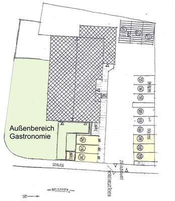 Außenanlage mit Stellplätzen