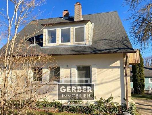 Rückseite Renovierungsbeispiel - (KI generiert)