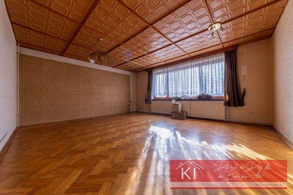 EG Wohnzimmer mit großer Fensterfront