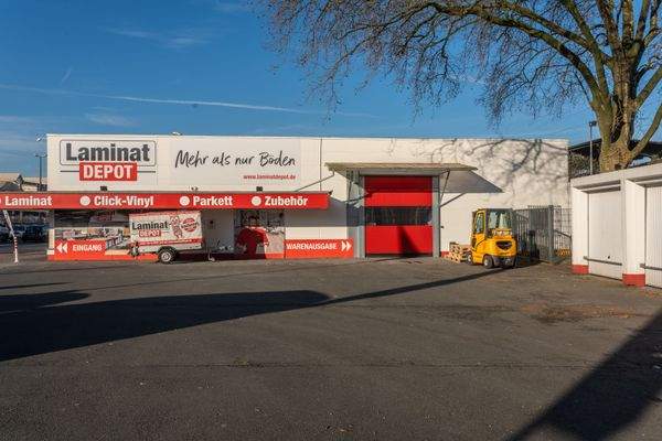 Die Halle von außen 