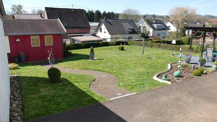 pflegeleichtes Grundstück mit Gartenhaus