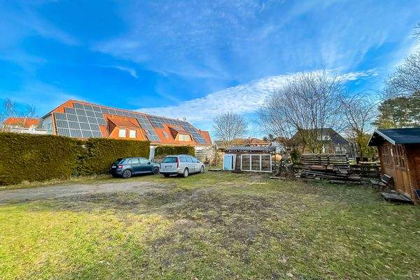 vordere Grundstücksansicht