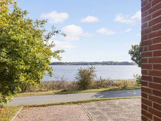 Blick vom Nebeneingang