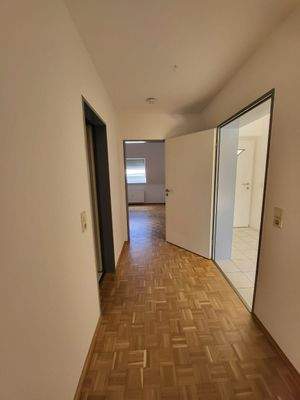 Referenz Flur 2 und Zugang Schlaf-/Kinderzimmer