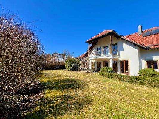 Hausansicht / Garten