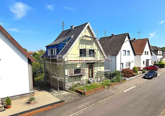 Ansicht des Hauses von der linken Hausseite