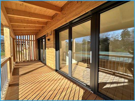 geschützte große Balkone