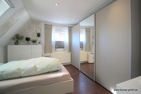 Schlafzimmer 1 (3)
