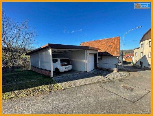 Carport und Garage