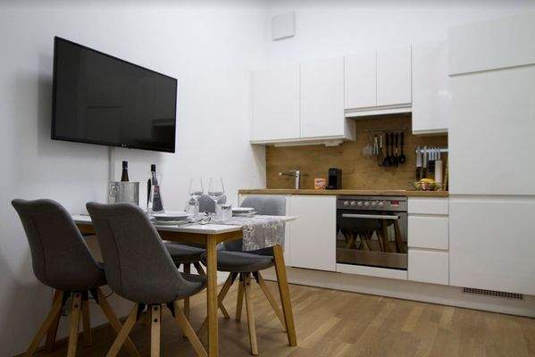 Esstisch / TV / Küche