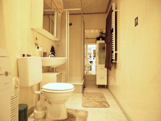 Badezimmer EG rechts