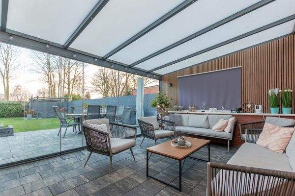 überdachte Terrasse