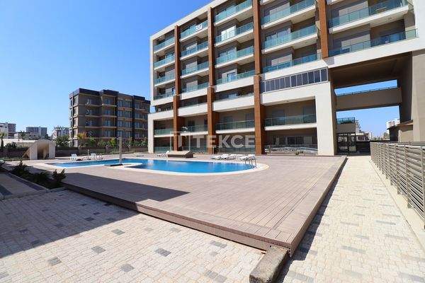 1+1 Apartments in a Complex with Swimming Pool in Antalya Aksu