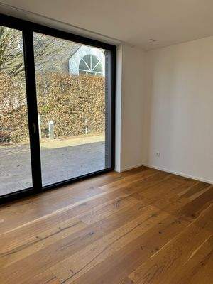 Arbeits-/Kinderzimmer Bild 2