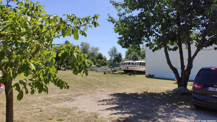 hi Gst mit Zelthalle re