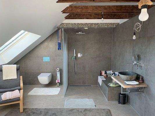 Badezimmer Dachgeschoss
