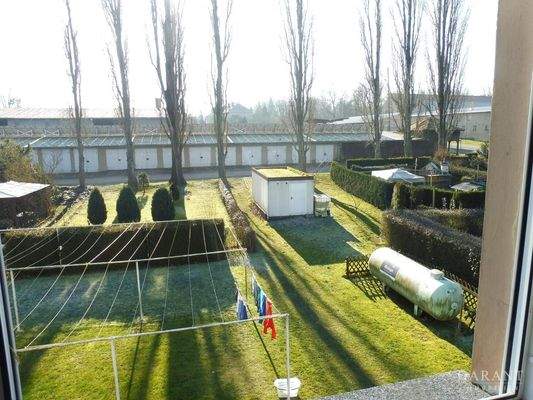 15-Suedgelaende-mit-Garage