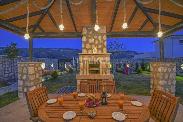 Detached Townhouse with 2 Bedrooms and Furniture in Kaş Kalkan