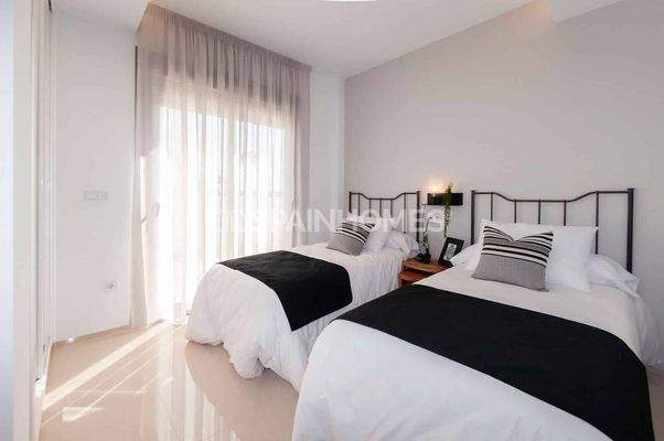 Modern Houses with Private Pool in Los Alcázares