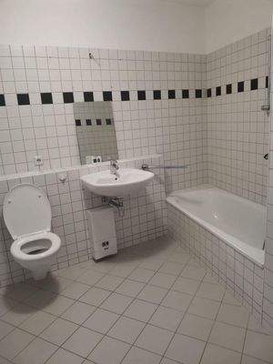 Badezimmer vor Sanierung 