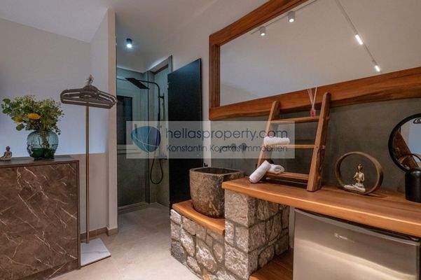 39f918bc61cb43a9b2fbb3eb1caeb06e-original