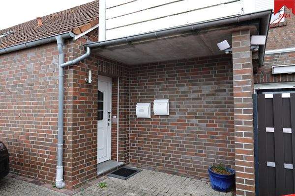 Außenansicht: Eingang Whg. 5+6