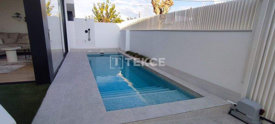 Stylish Detached Villas 500 M from Beach in Torre de la Horadada