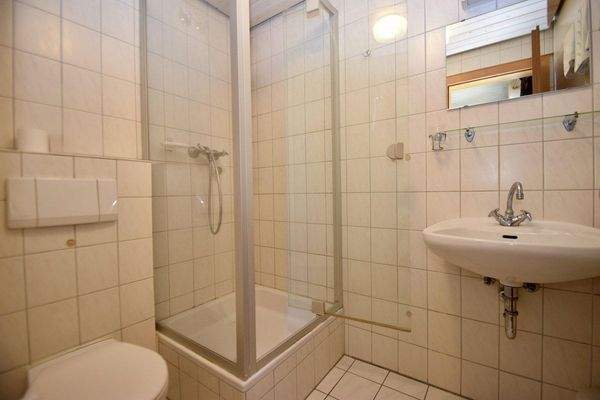 OG - Bad (Fremdenzimmer)