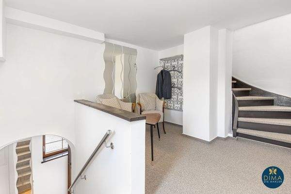 Treppenaufgang / Garderobe