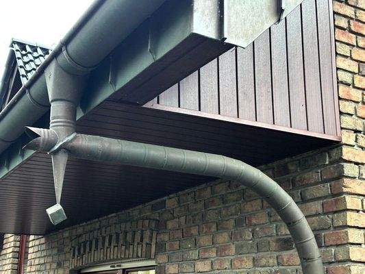 hochwertige Kupferdachrinnen