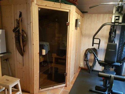 Sauna und Fitnessbereich