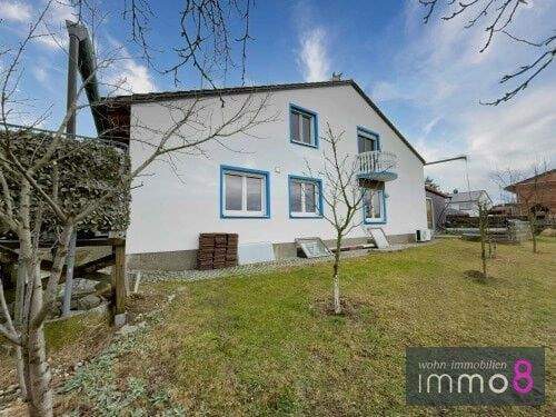 großer Garten rund ums Haus