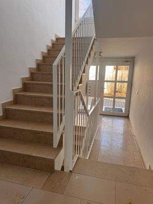 Maisonette mit Treppenaufgang