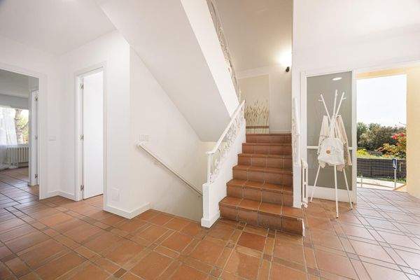 Escalera subida a 1ª planta