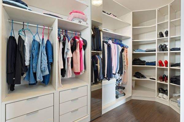 Ankleide (halbes Zimmer)