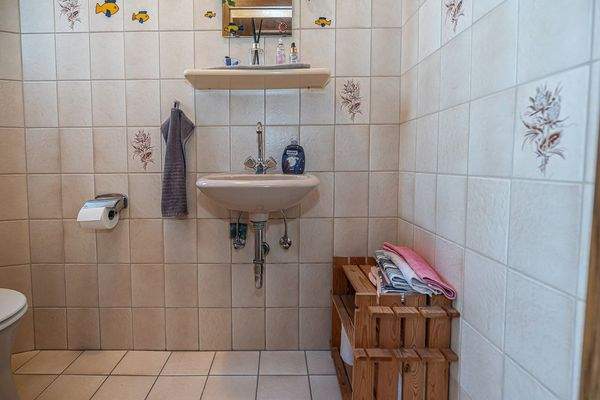 Gäste-WC (linke Haushälfte)