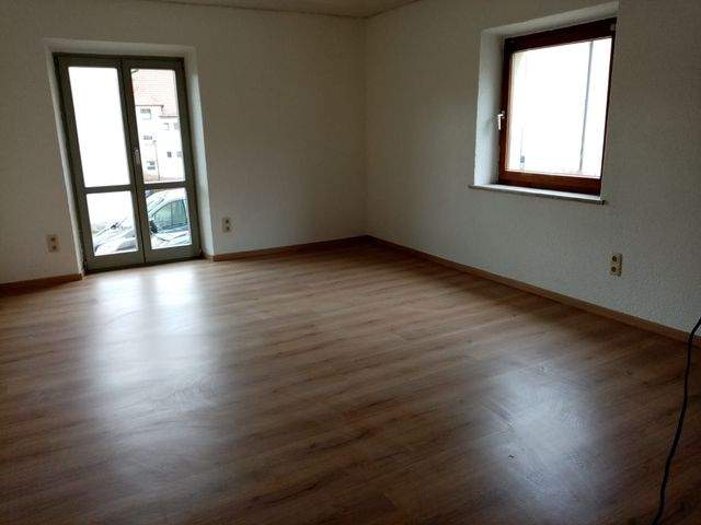 Ruhige Erdgeschoss-Wohnung in Ruhmannsfelden ab April zu vermieten! - Foto 1