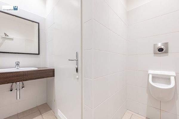 Waschraum / Herrentoilette (ca. 5,00 m²)