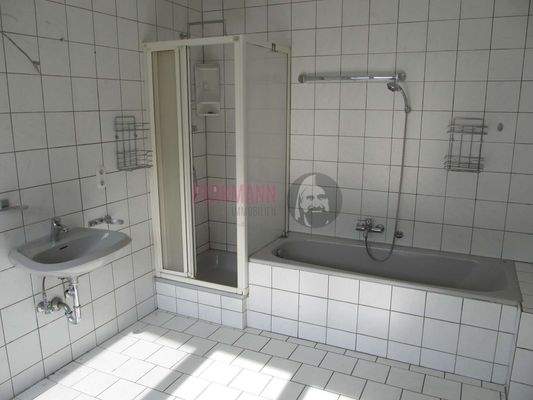 Badezimmer 1 Wohnhaus