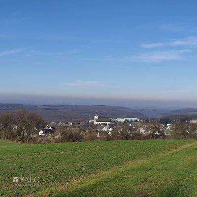 Fernblick auf Mittelstrimmig