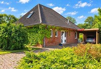 Bungalow mit Carport