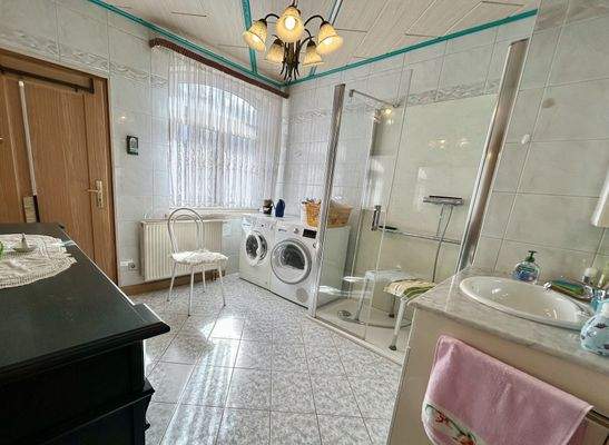 Badezimmer - Wohneinheit Erdgeschoss