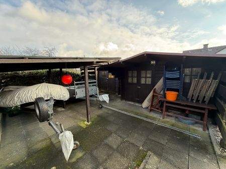 Gartenhütte und Unterstand