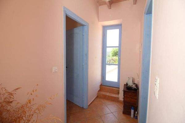 Schönes Steinhaus zum Verkauf mit Meerblick in Aspro