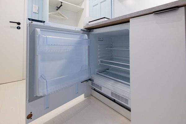 Offener Kühlschrank