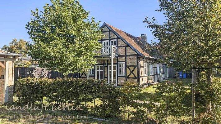 Westgiebel des Gartenhauses.jpg