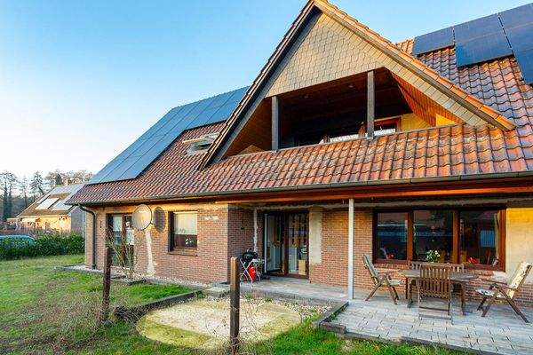 Terrasse (EG) / Loggia (DG)